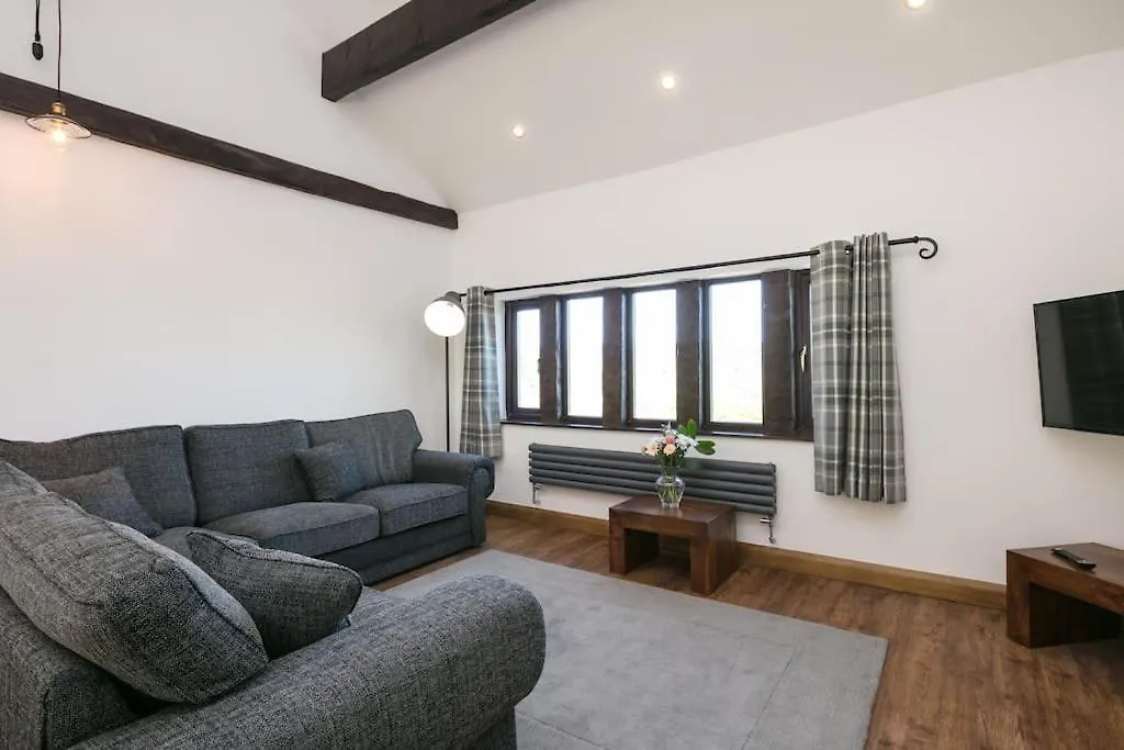 Apartment New Barn Conversion With Private Hot Tub Halifax