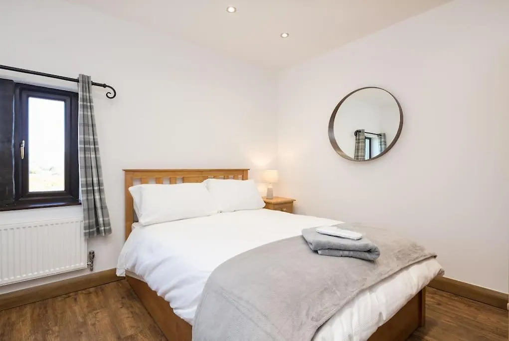New Barn Conversion With Private Hot Tub Halifax 0*,  United Kingdom