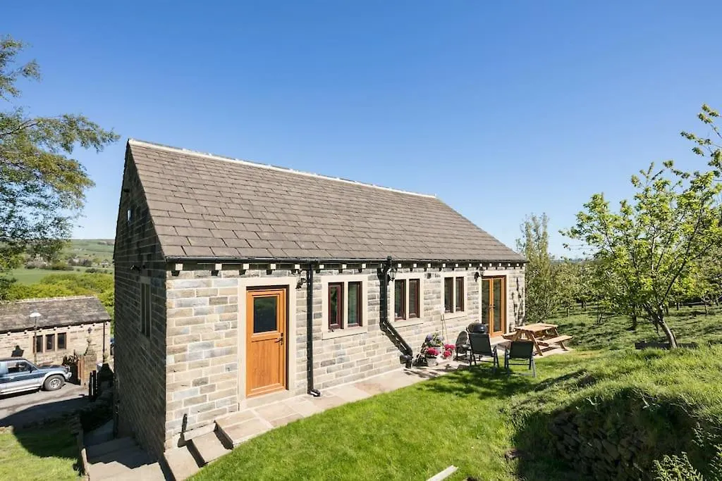 Apartment New Barn Conversion With Private Hot Tub Halifax